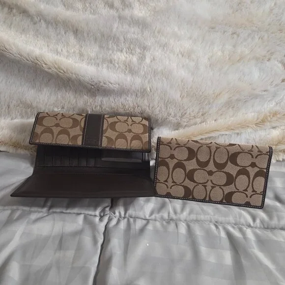 Coach Signature Canvas Long Wallet - Picture 7 of 14